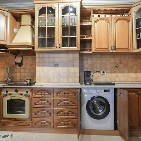 Staycation, City Center Apartment With Balcony Тирана Екстер'єр фото